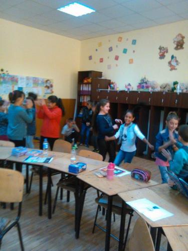 Activitate "Ziua educatiei - Cartea" la Scoala Stremt