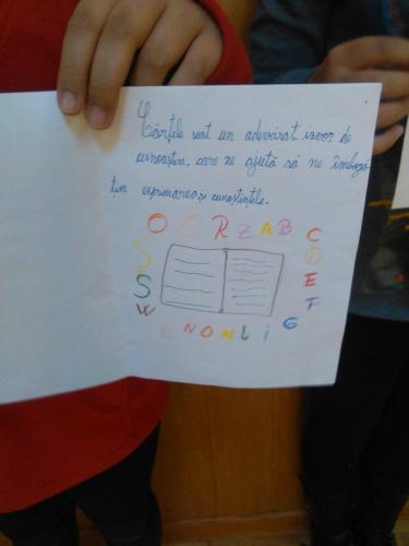 Activitate "Ziua educatiei - Cartea" la Scoala Stremt